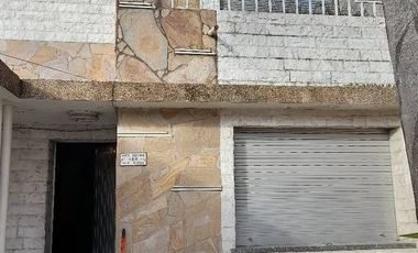 Vendo Casa Fisherton Av. E. Peron y J. Zuviria. 