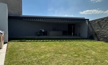 CASA EN RENTA ALQUERIA DE POZOS CON ALBERCA