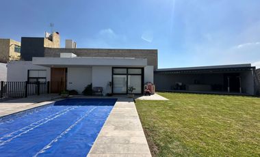 CASA EN RENTA ALQUERIA DE POZOS CON ALBERCA