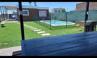 Vendo Casa  con piscina en Barrio  Abierto Lomas de Alicia. GRANDERO BAIGORRIA