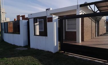 Vendo Casa  con piscina en Barrio  Abierto Lomas de Alicia. GRANDERO BAIGORRIA