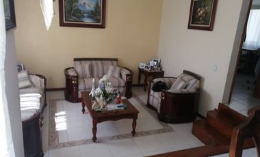 RENTA CASA  EN LOMAS RESIDENCIAL