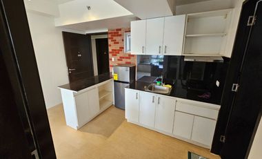 RUSH 1 bedroom Condominium unit Centrio Tower, Downtown CDO for RENT