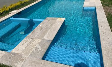 Casa en Venta en Club de Golf La Loma con Alberca.