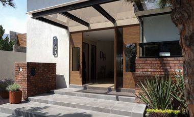 Casa en Venta en Club de Golf La Loma con Alberca.