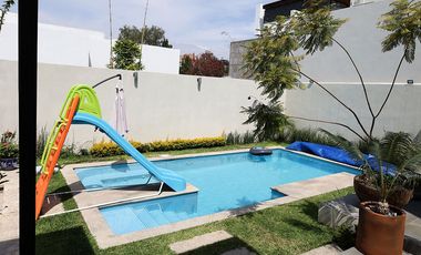 Casa en Venta en Club de Golf La Loma con Alberca.