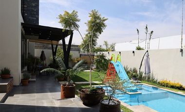 Casa en Venta en Club de Golf La Loma con Alberca.