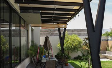 Casa en Venta en Club de Golf La Loma con Alberca.