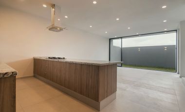 Casa nueva Moderna y Amplia en venta en Parques Vallarta