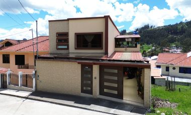 En venta casa en Biblian, en la Velasco Ibarra