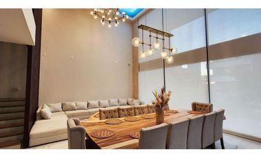 Casa con terraza y alberca privada, en venta, Puerto Cancún, Cancún