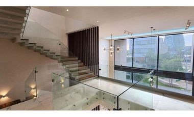 Casa con terraza y alberca privada, en venta, Puerto Cancún, Cancún