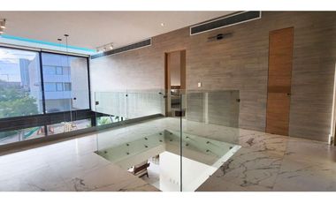 Casa con terraza y alberca privada, en venta, Puerto Cancún, Cancún