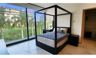 Casa con terraza y alberca privada, en venta, Puerto Cancún, Cancún