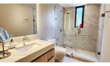 Casa con terraza y alberca privada, en venta, Puerto Cancún, Cancún