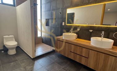 CASA EN VENTA EN CAPITAL NORTE