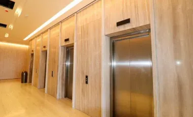 Potencia tu Éxito: Oficina Exclusiva en Vía Montejo con Vista a The Harbor Mall