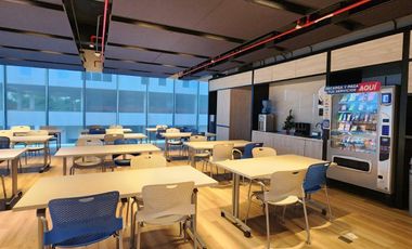 Potencia tu Éxito: Oficina Exclusiva en Vía Montejo con Vista a The Harbor Mall