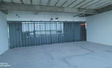 Potencia tu Éxito: Oficina Exclusiva en Vía Montejo con Vista a The Harbor Mall