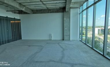 Potencia tu Éxito: Oficina Exclusiva en Vía Montejo con Vista a The Harbor Mall