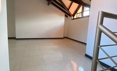 VENDO CASA EN CONDOMINIO Prados Del Limonar  Cali - Sur Central
