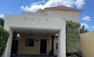 Venta de casa en Privada Santa Cruz, Conkal