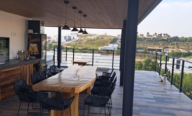 Casa en Renta Amueblada en Club de Golf La Loma con Roof Garden.