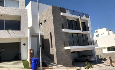 Casa en Renta en Club de Golf La Loma con Roof