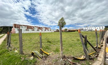 SE VENDE LOTE EN EL CENTRO DE COMBITA