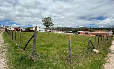 SE VENDE LOTE EN EL CENTRO DE COMBITA