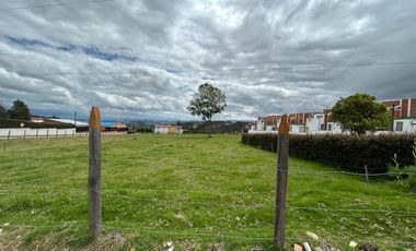 SE VENDE LOTE EN EL CENTRO DE COMBITA