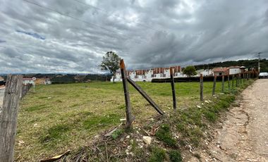 SE VENDE LOTE EN EL CENTRO DE COMBITA