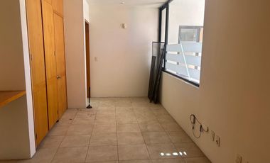 Se renta casa en solares
