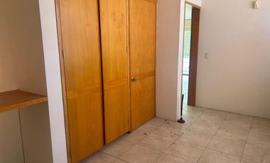 Se renta casa en solares