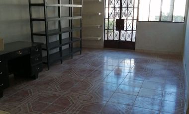 Se Vende Linda y Amplia Casa En Esquina - Tingo María / Huánuco
