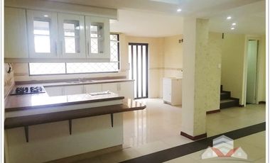 SE VENDE CASA SECTOR LA PAZ CERCA AL COLEGIO LICEO NAVAL - CONOCOTO – VALLE DE LOS CHILLOS