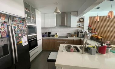 PRIMER PISO DPTO. AMPLIO Y REMODELADO  CON PISCINA