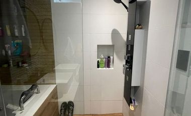 PRIMER PISO DPTO. AMPLIO Y REMODELADO  CON PISCINA