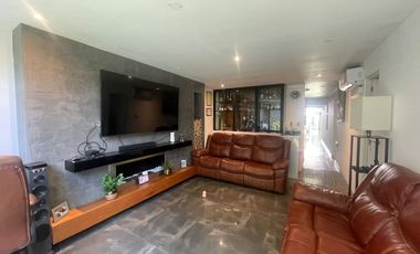 PRIMER PISO DPTO. AMPLIO Y REMODELADO  CON PISCINA