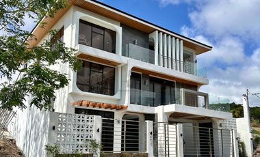Splendido Tagaytay 500 sqm Vacation House for Sale with indoor swimming pool and Taal View