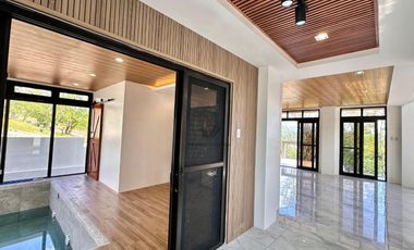 Splendido Tagaytay 500 sqm Vacation House for Sale with indoor swimming pool and Taal View