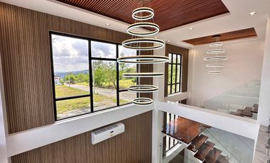 Splendido Tagaytay 500 sqm Vacation House for Sale with indoor swimming pool and Taal View