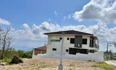 Splendido Tagaytay 500 sqm Vacation House for Sale with indoor swimming pool and Taal View