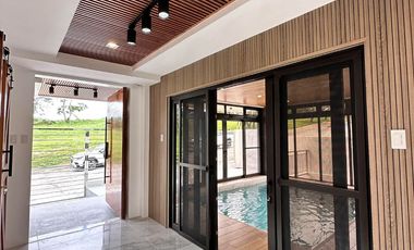 Splendido Tagaytay 500 sqm Vacation House for Sale with indoor swimming pool and Taal View