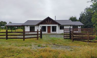 Hermosa Casa en Parcela a 10 mnts, de Villarrica (El Sauce)