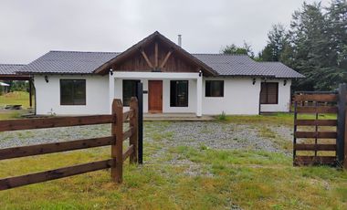 Hermosa Casa en Parcela a 10 mnts, de Villarrica (El Sauce)