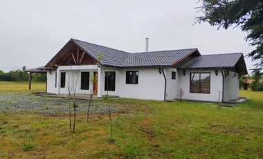 Hermosa Casa en Parcela a 10 mnts, de Villarrica (El Sauce)