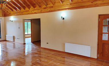 Hermosa Casa en Parcela a 10 mnts, de Villarrica (El Sauce)