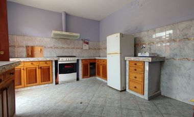 SE VENDE CASA AMPLIA EN HUANCARQUI