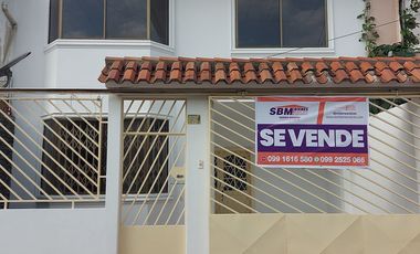 De Oportunidad En Machala En la Urbanización Las Crucitas Se Vende Casa Independiente